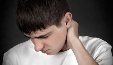 How does cervical osteochondrosis appear in men